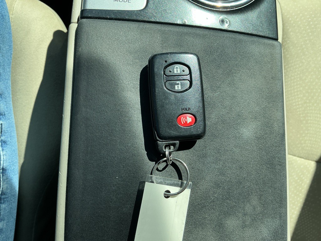 2013 Toyota Prius Image 23