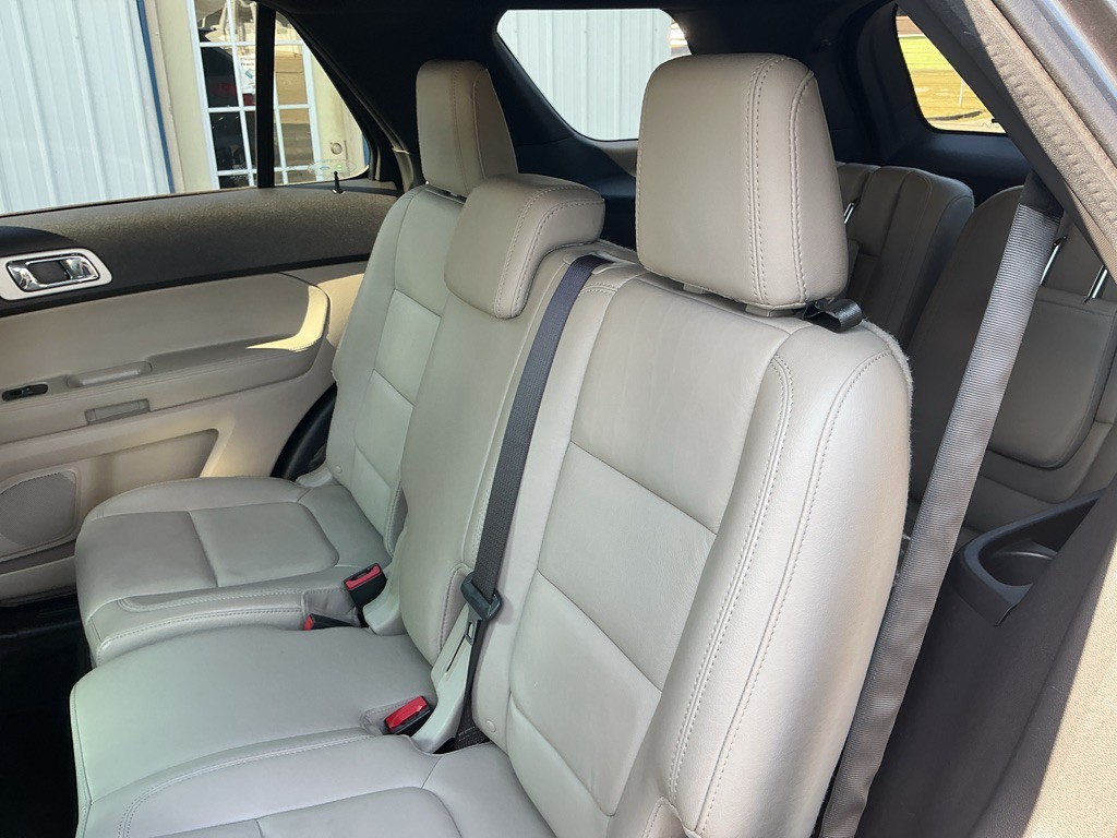 2015 Ford Explorer Image 12