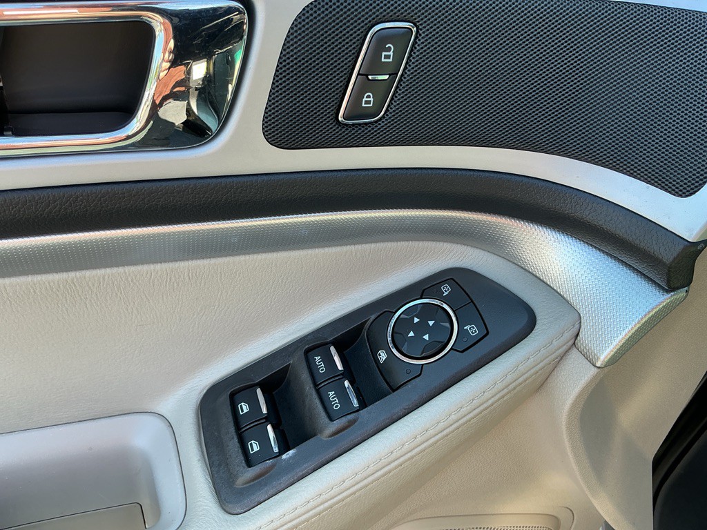 2015 Ford Explorer Image 15