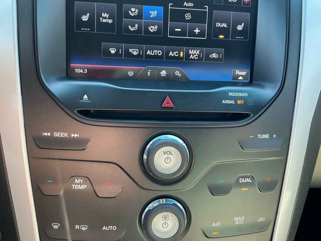 2015 Ford Explorer Image 24