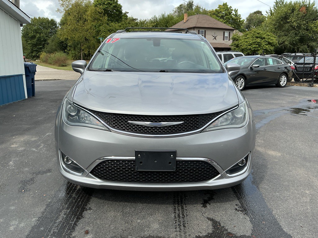 2017 Chrysler Pacifica Image 6