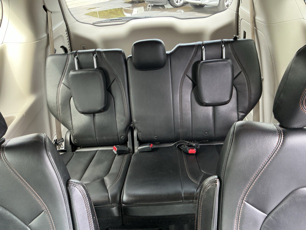 2017 Chrysler Pacifica Image 13