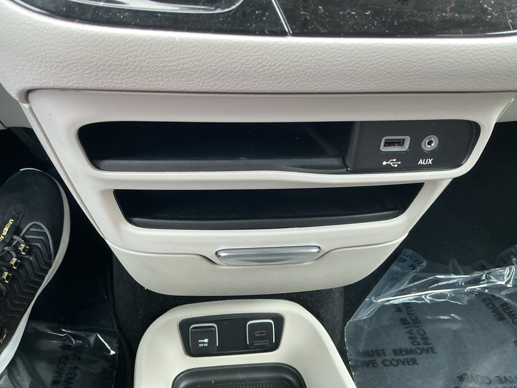 2017 Chrysler Pacifica Image 26