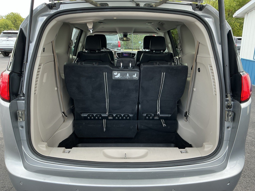 2017 Chrysler Pacifica Image 29
