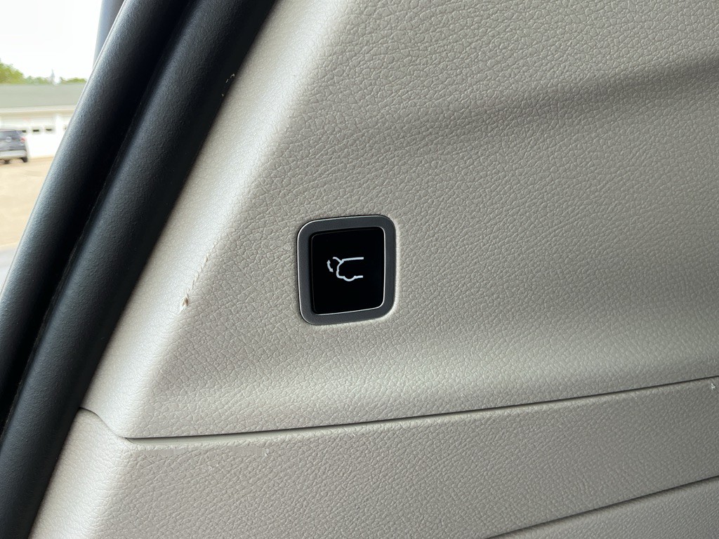 2017 Chrysler Pacifica Image 30