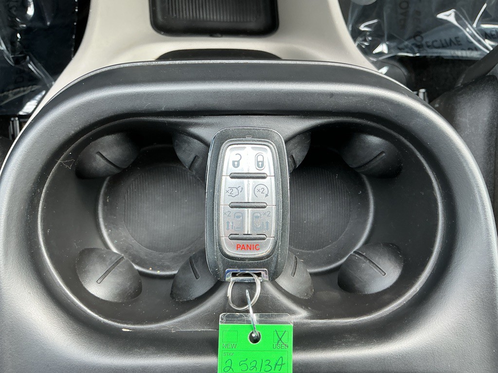 2017 Chrysler Pacifica Image 31
