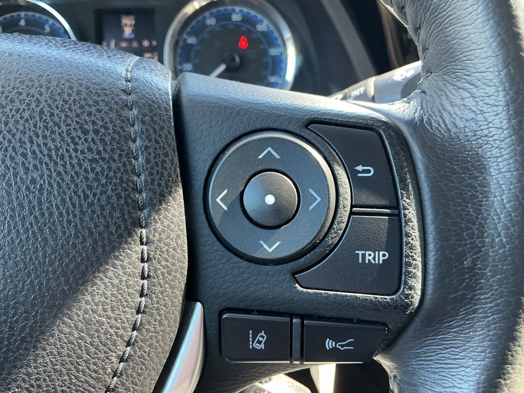 2017 Toyota Corolla Image 18