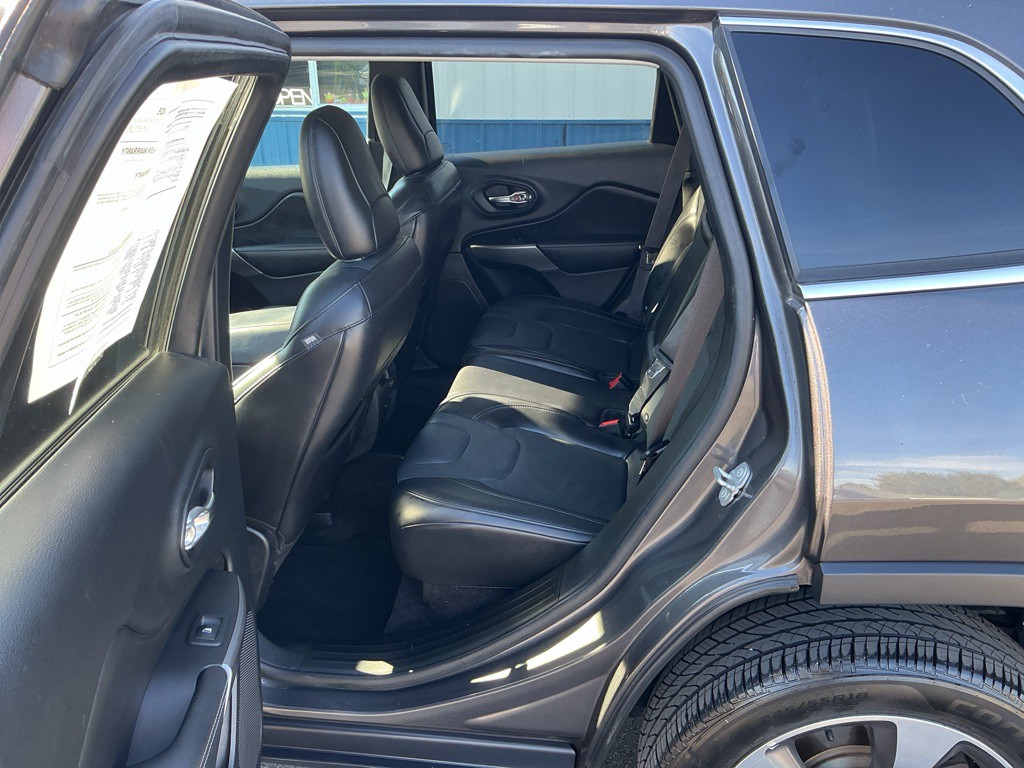 2019 Jeep Cherokee Image 10