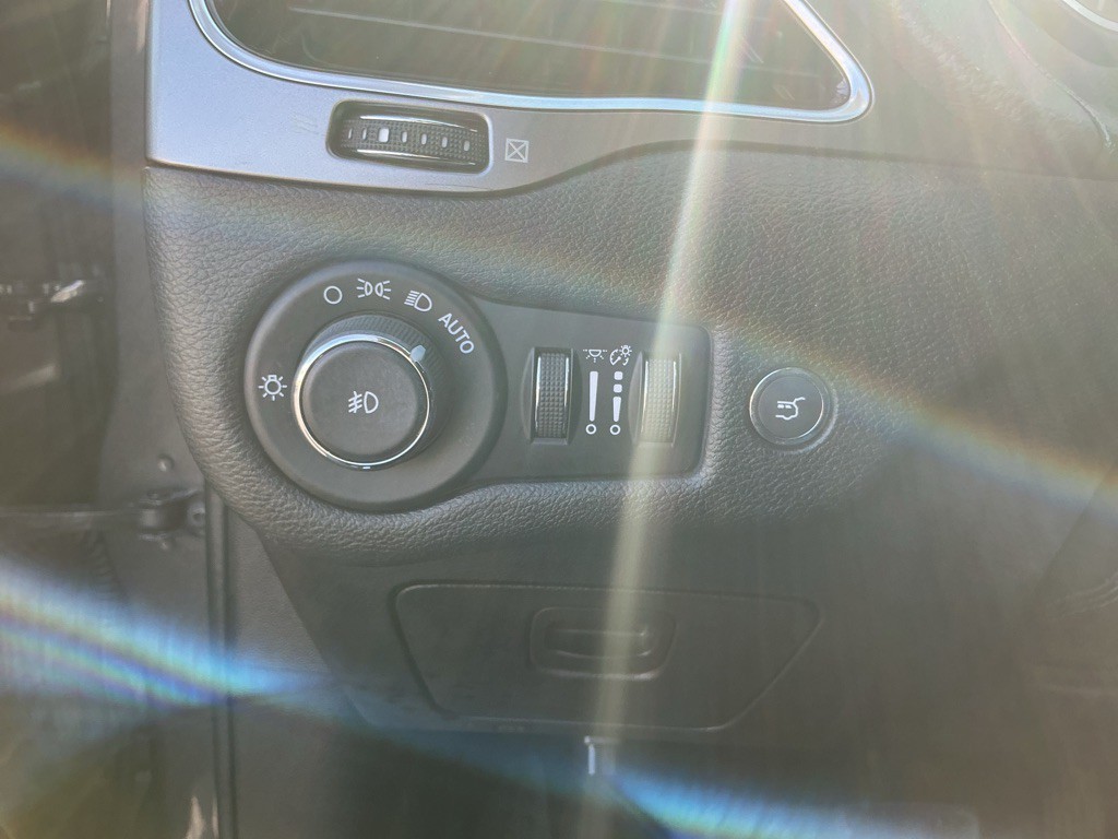 2019 Jeep Cherokee Image 15