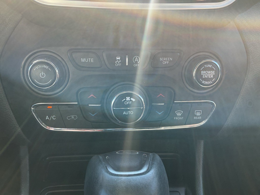 2019 Jeep Cherokee Image 23