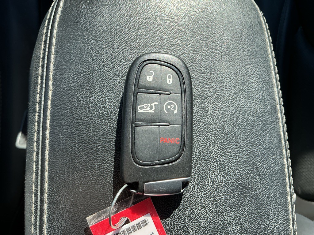 2019 Jeep Cherokee Image 32