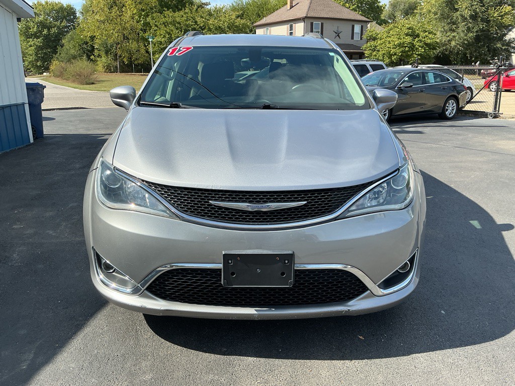 2017 Chrysler Pacifica Image 6