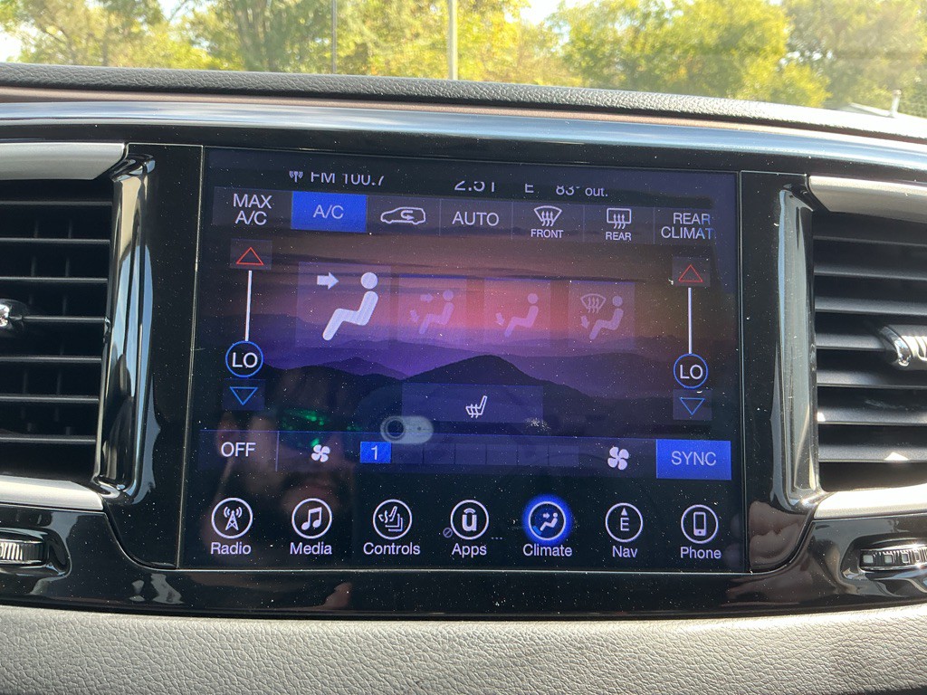 2017 Chrysler Pacifica Image 23