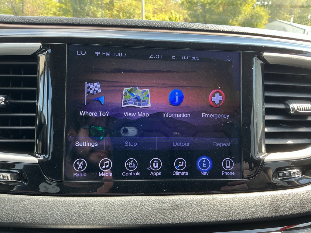 2017 Chrysler Pacifica Image 24