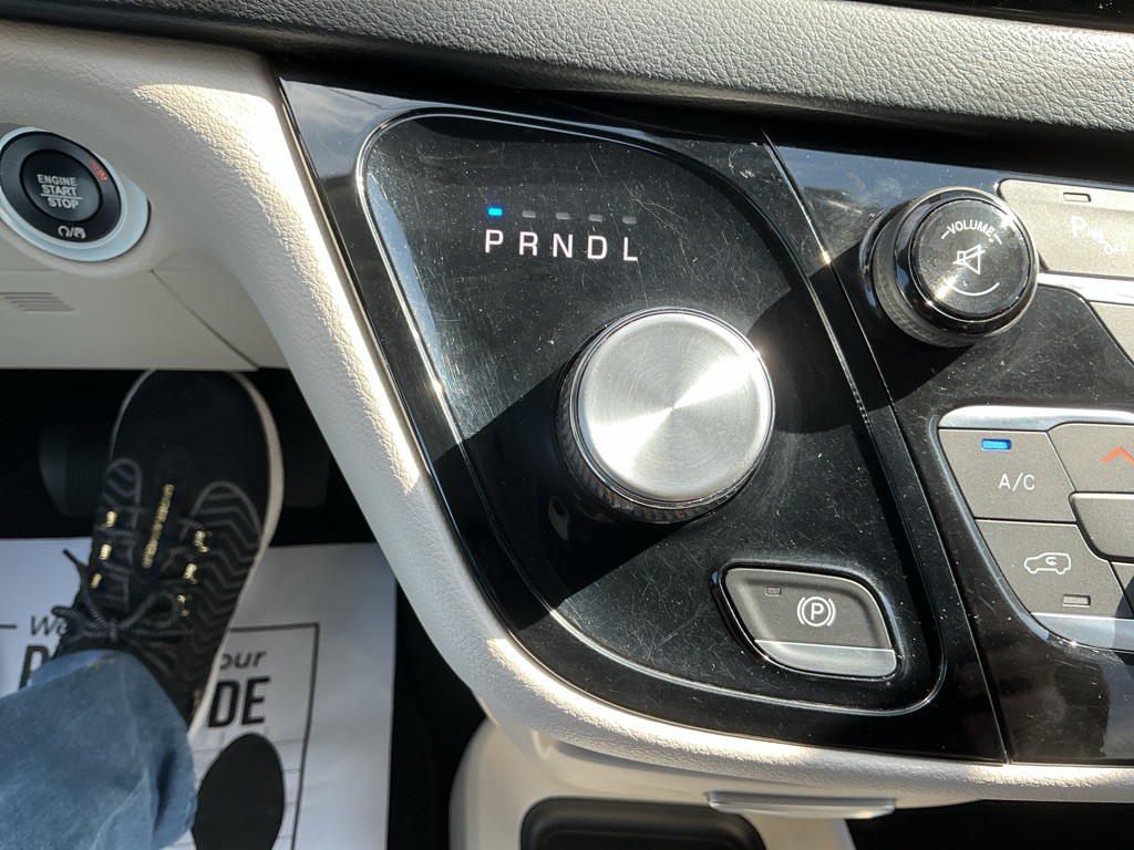 2017 Chrysler Pacifica Image 25