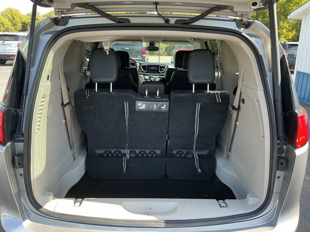 2017 Chrysler Pacifica Image 31