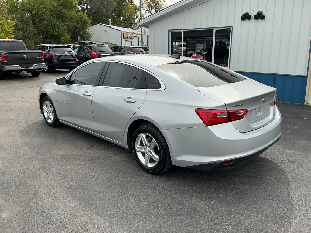 2020 Chevrolet Malibu Image 2