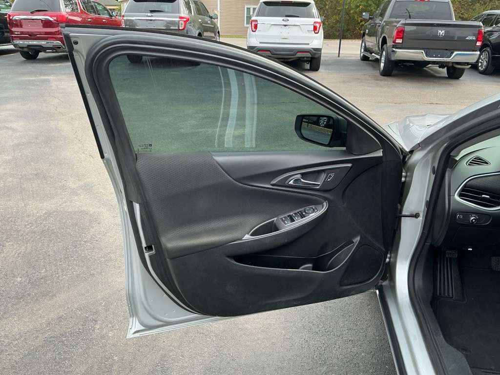 2020 Chevrolet Malibu Image 13
