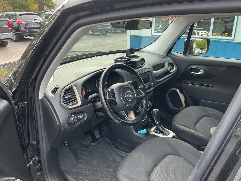 2016 Jeep Renegade Image 8