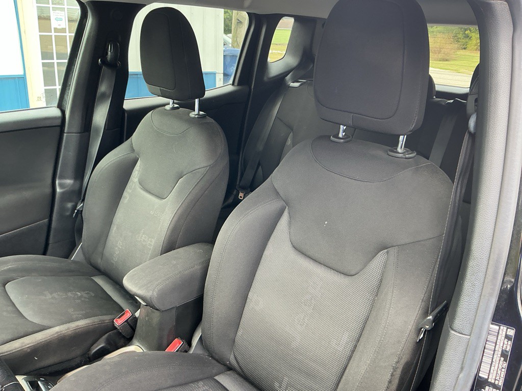 2016 Jeep Renegade Image 9