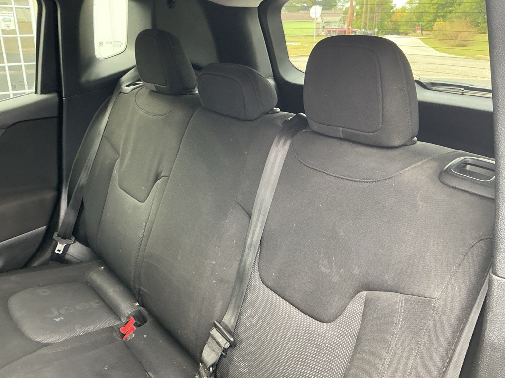 2016 Jeep Renegade Image 12