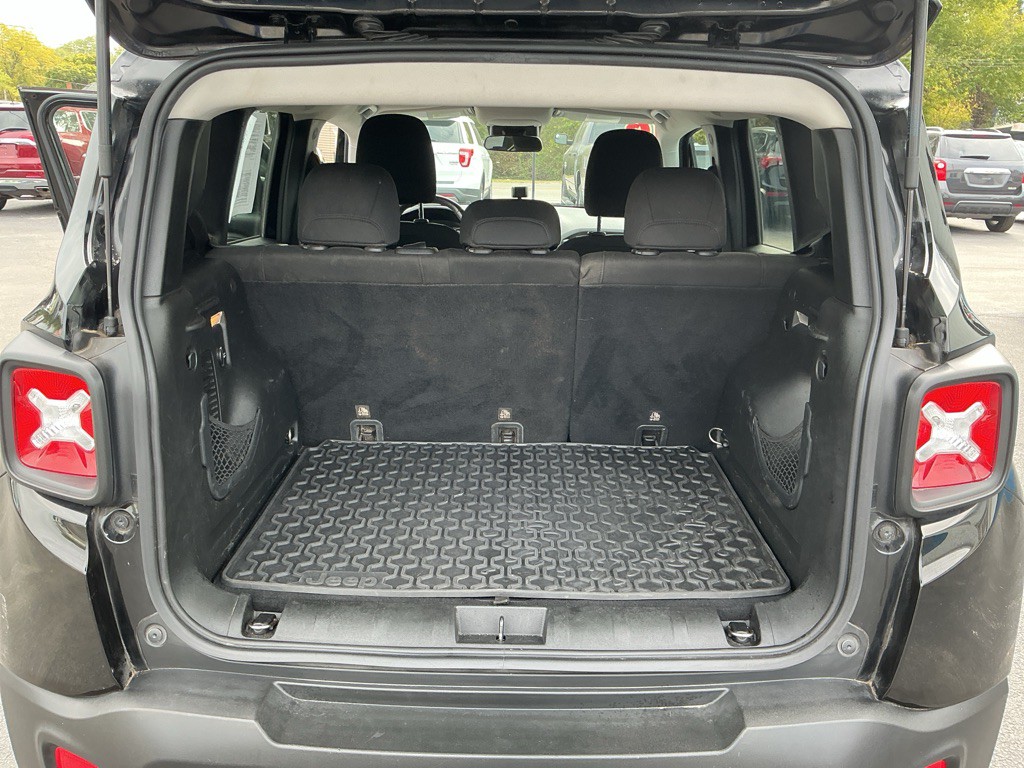 2016 Jeep Renegade Image 28