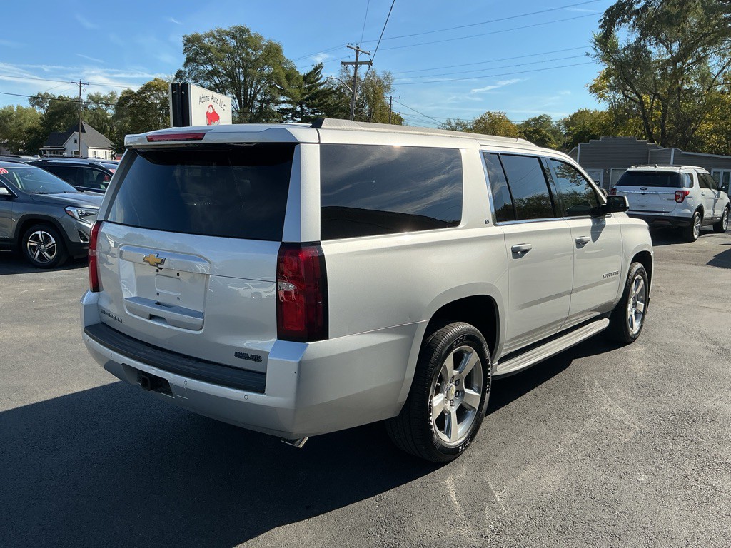2015 Chevrolet Suburban Image 4
