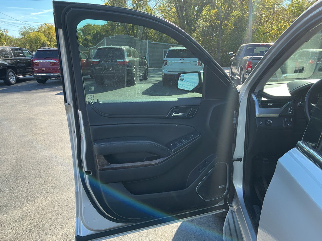 2015 Chevrolet Suburban Image 14