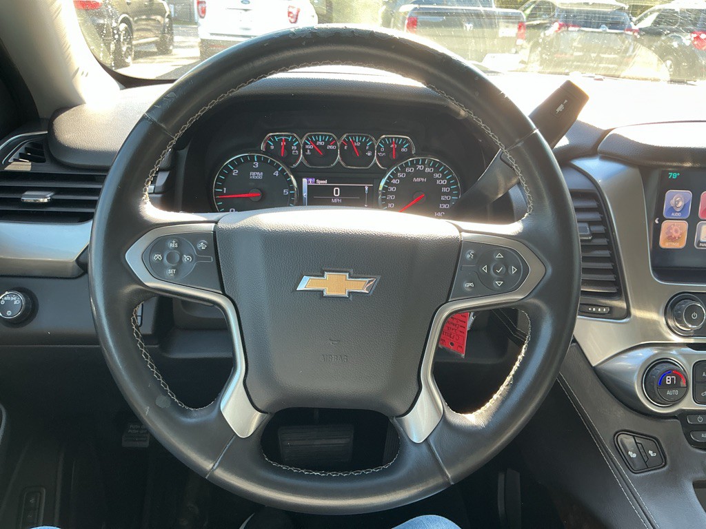 2015 Chevrolet Suburban Image 18