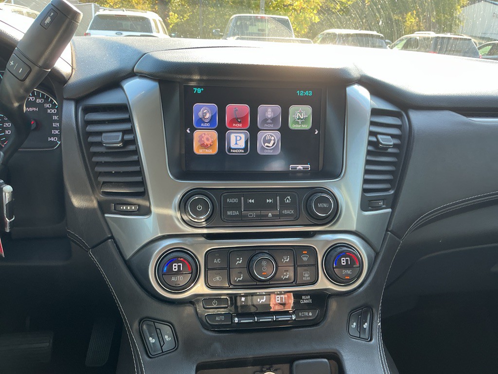 2015 Chevrolet Suburban Image 22