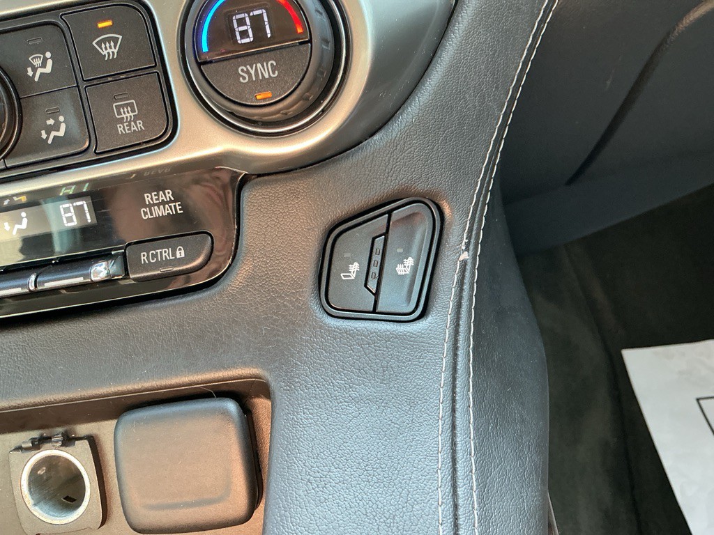 2015 Chevrolet Suburban Image 27