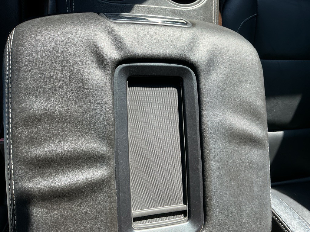 2015 Chevrolet Suburban Image 28