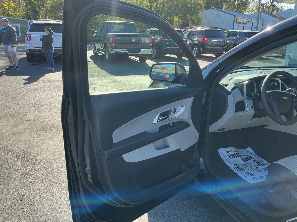 2017 Chevrolet Equinox Image 13