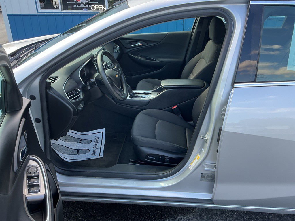 2018 Chevrolet Malibu Image 7