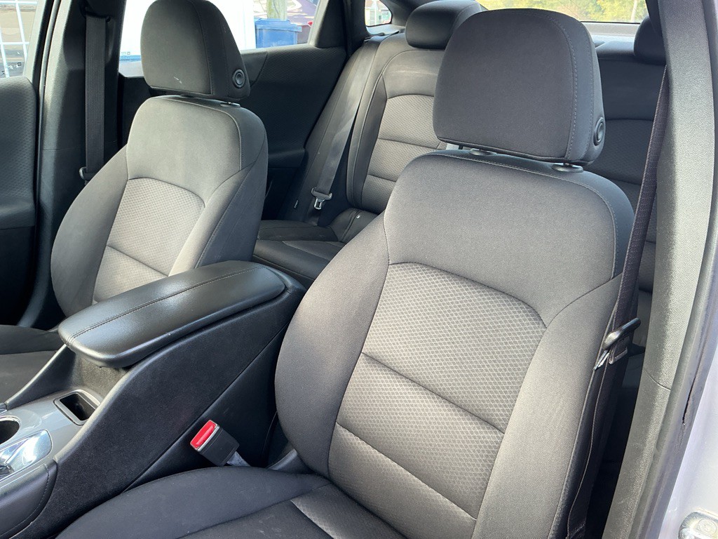 2018 Chevrolet Malibu Image 9