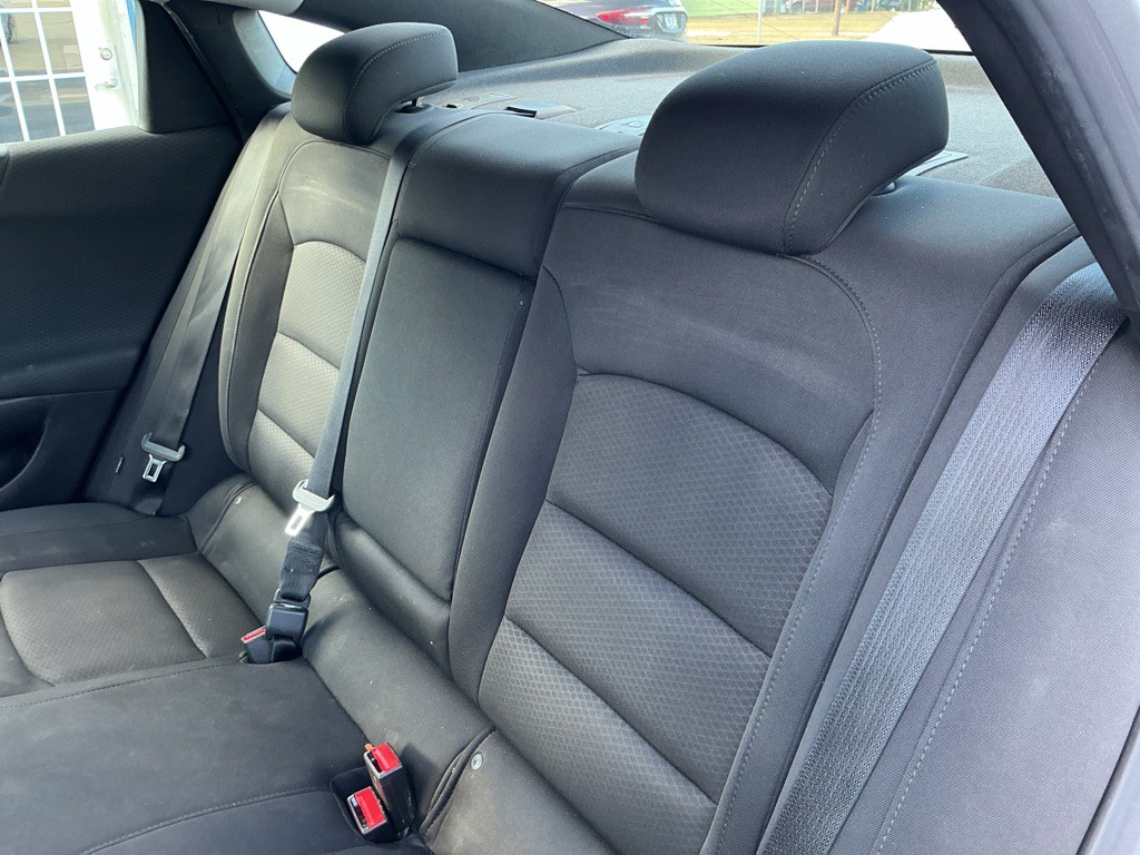 2018 Chevrolet Malibu Image 12