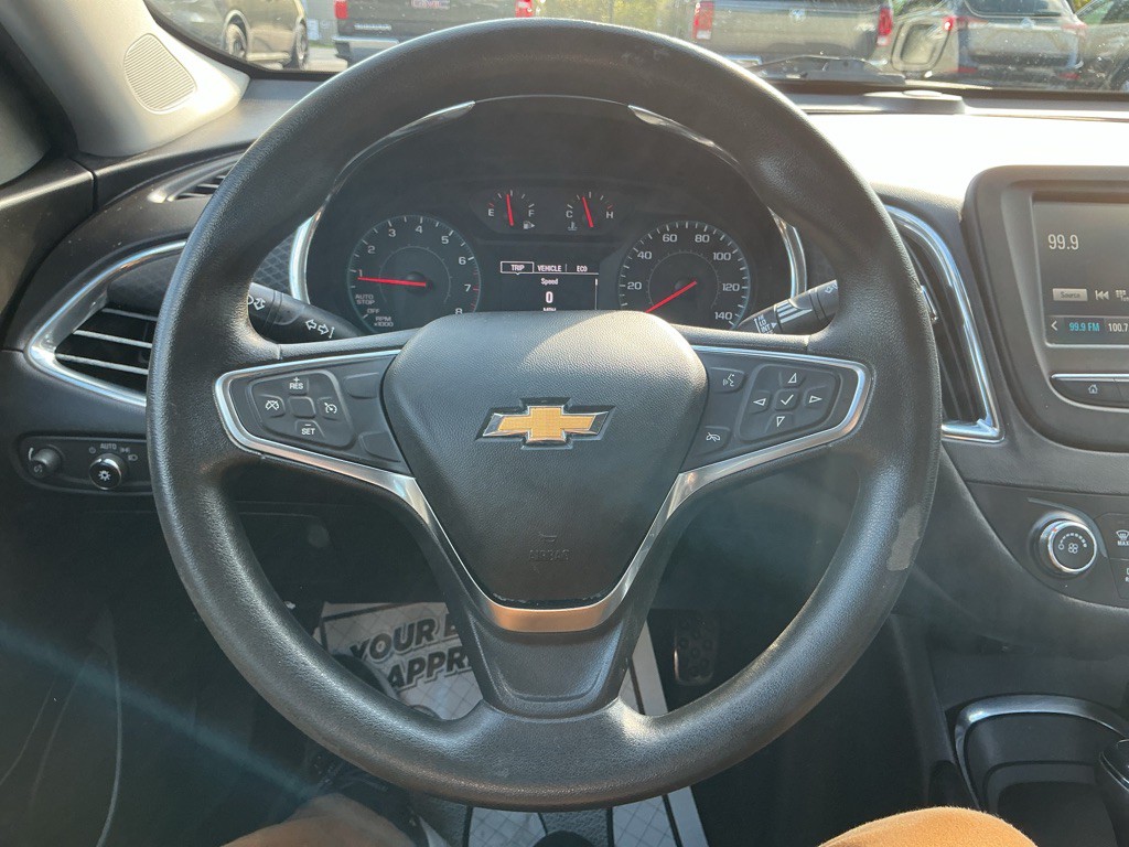2018 Chevrolet Malibu Image 16
