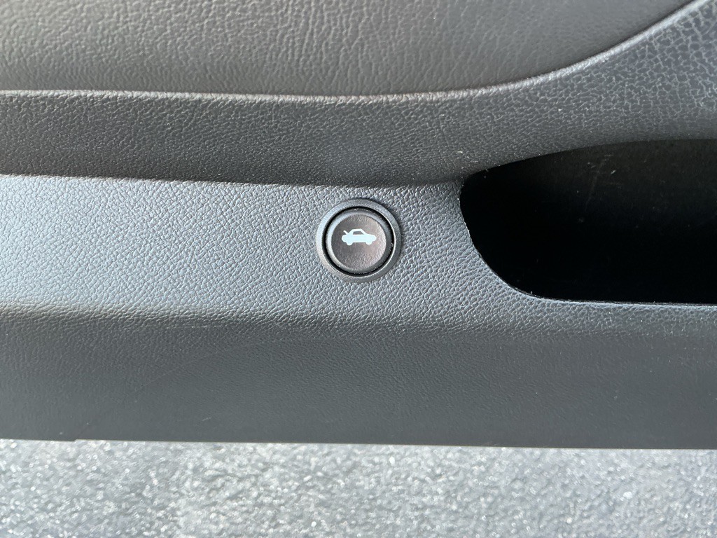 2015 Chevrolet Camaro Image 13