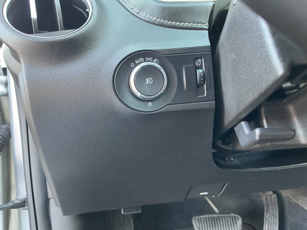 2015 Chevrolet Camaro Image 14