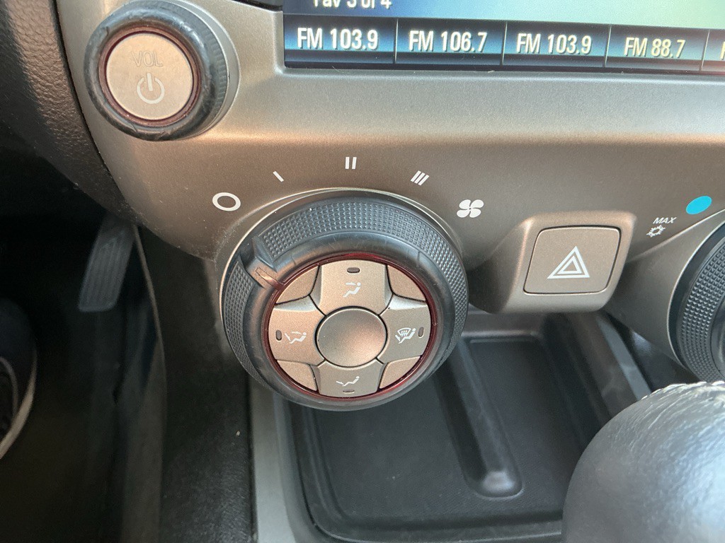 2015 Chevrolet Camaro Image 22