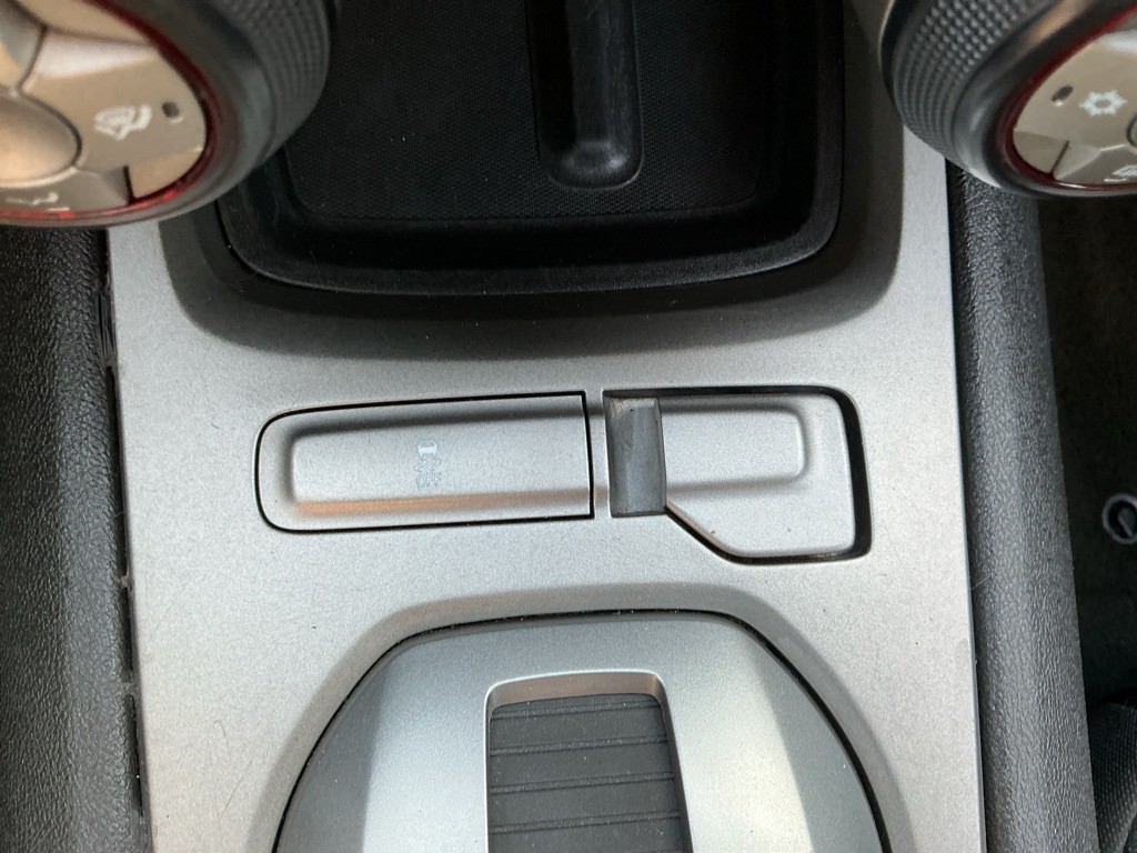 2015 Chevrolet Camaro Image 25