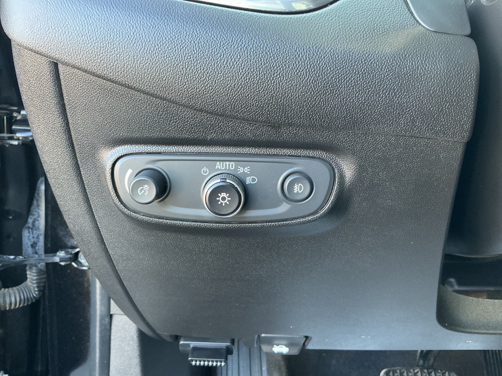 2020 Chevrolet Equinox Image 17