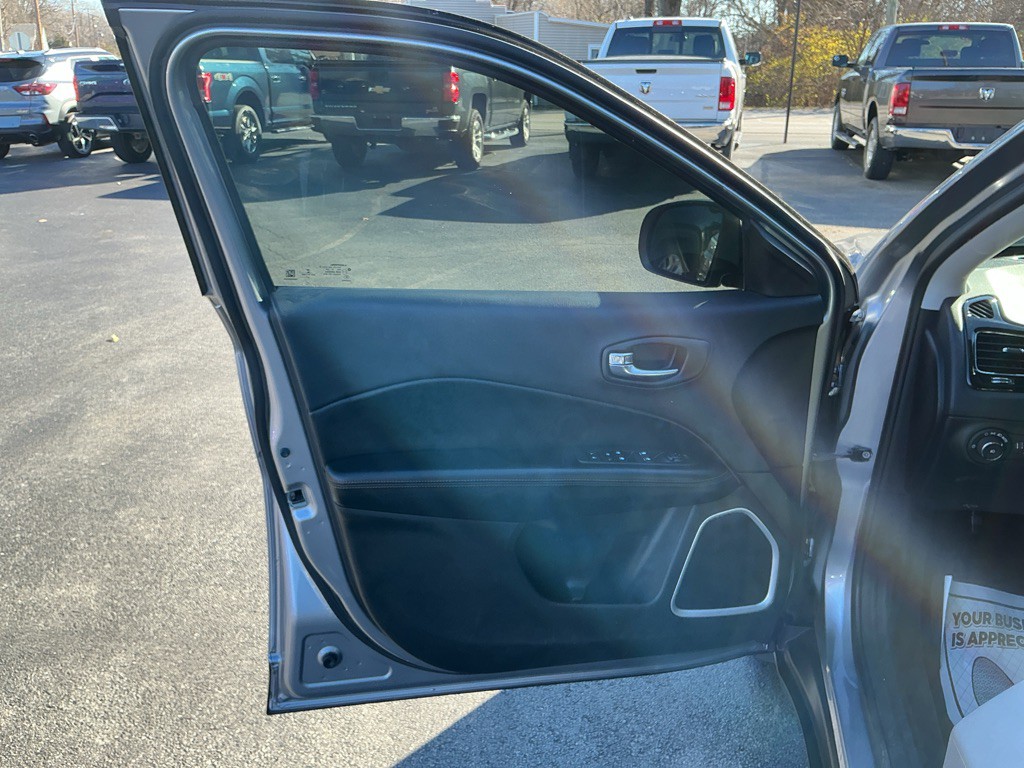 2019 Jeep Compass Image 13