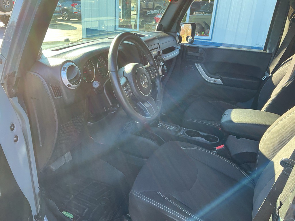 2014 Jeep Wrangler Image 8