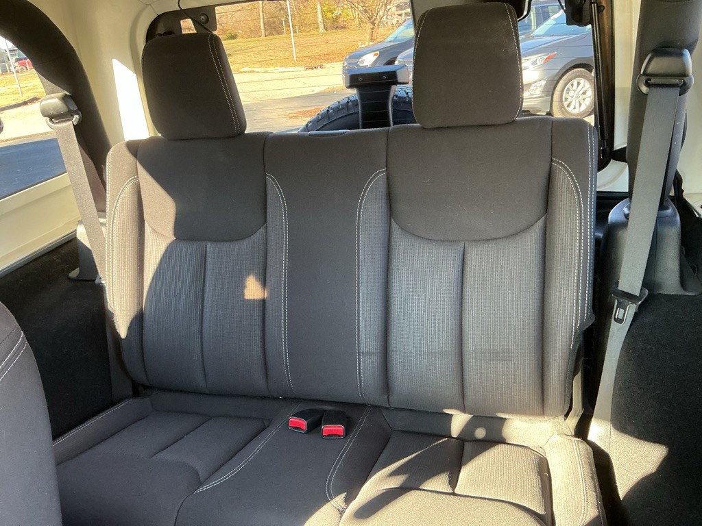 2014 Jeep Wrangler Image 10