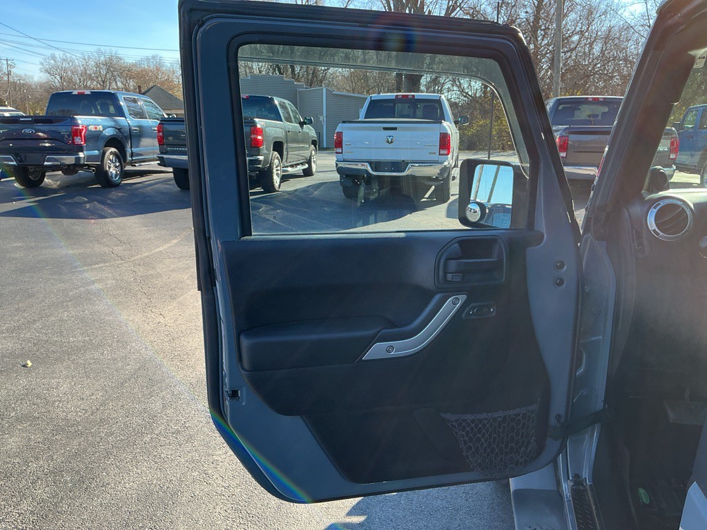 2014 Jeep Wrangler Image 11