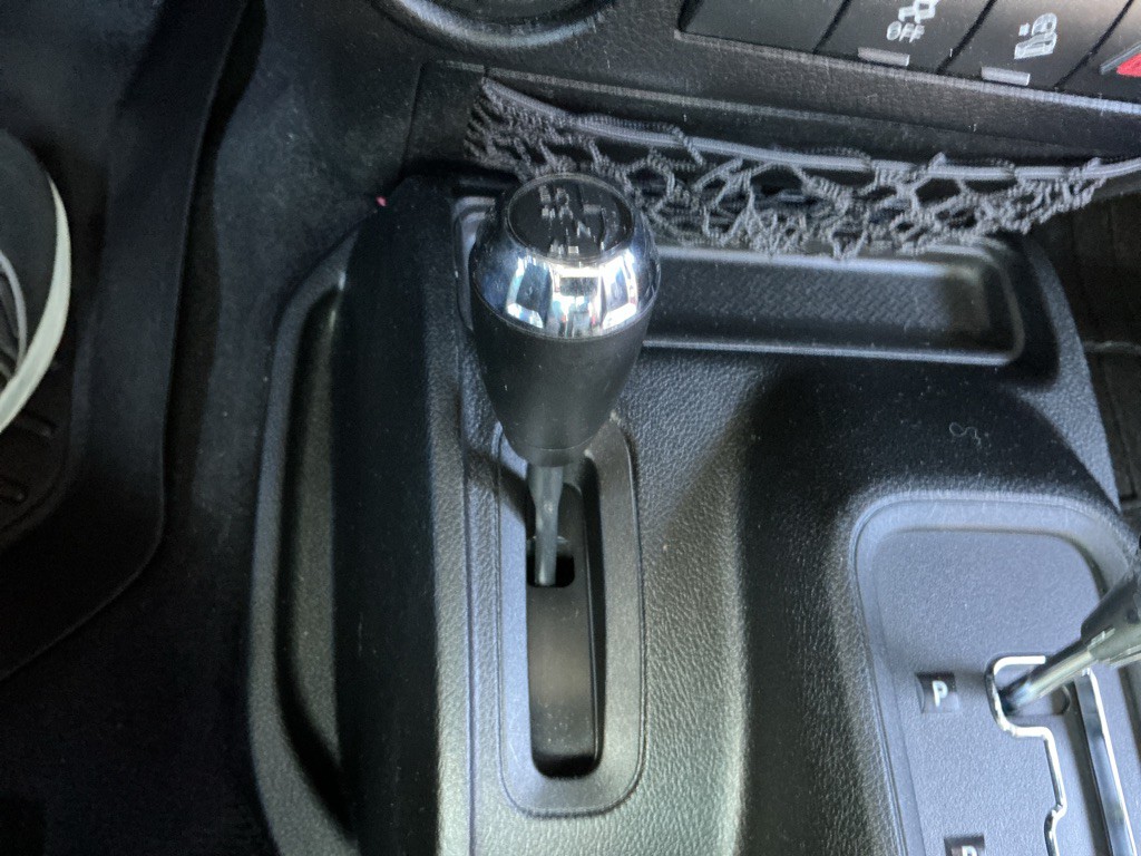 2014 Jeep Wrangler Image 21