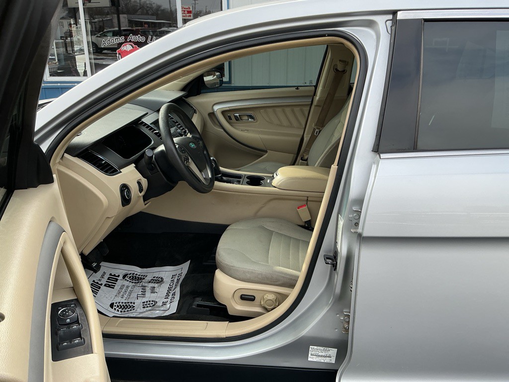 2017 Ford Taurus Image 7