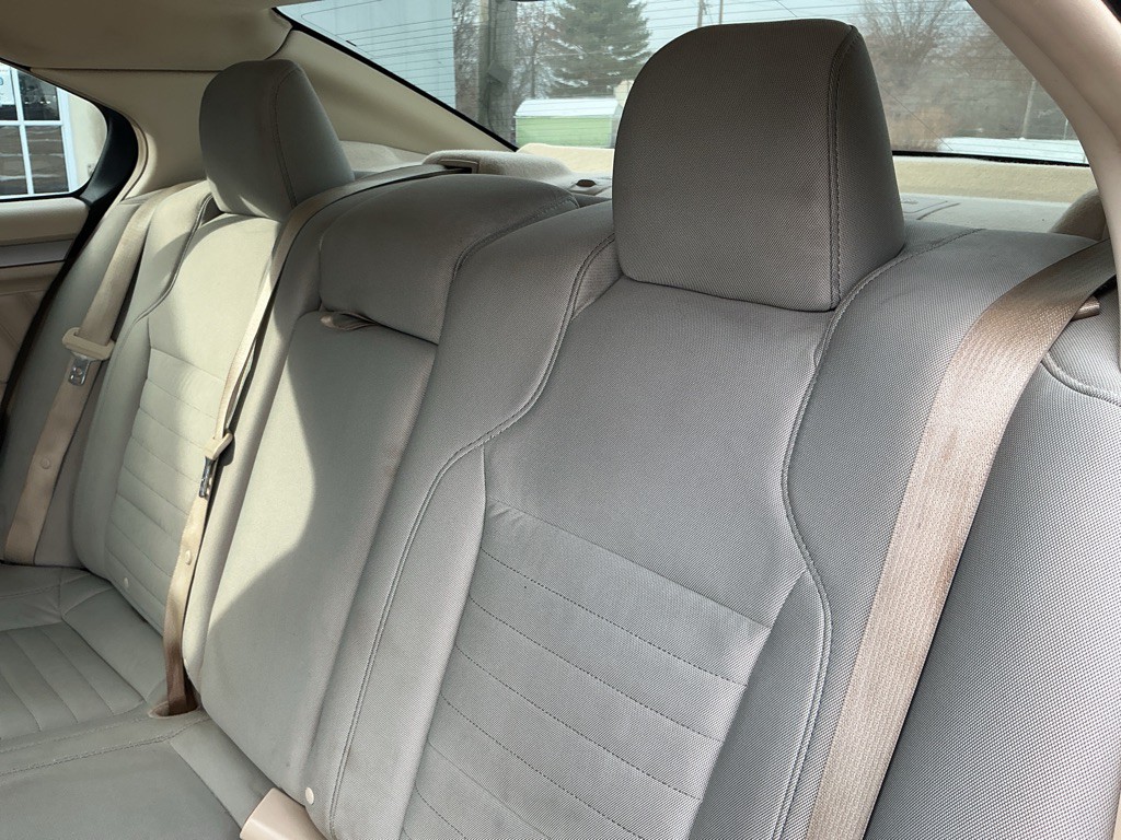 2017 Ford Taurus Image 12