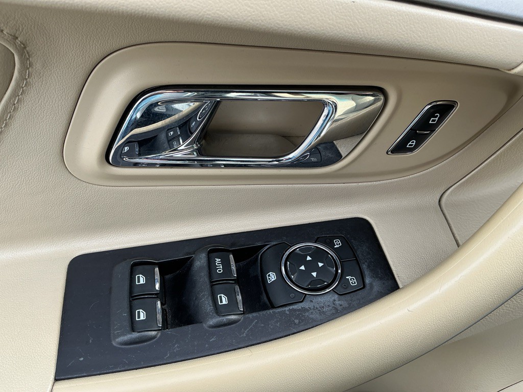 2017 Ford Taurus Image 14